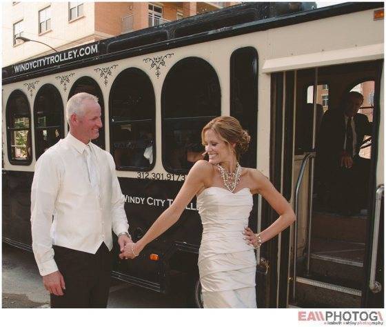 chicago_wedding_elizabeth_ashley_photography_windy_city_trolley_sneak_peek_005